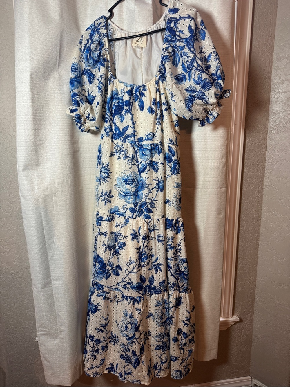 Fantastic Fawn Blue Floral Puff-Sleeve Maxi Dress